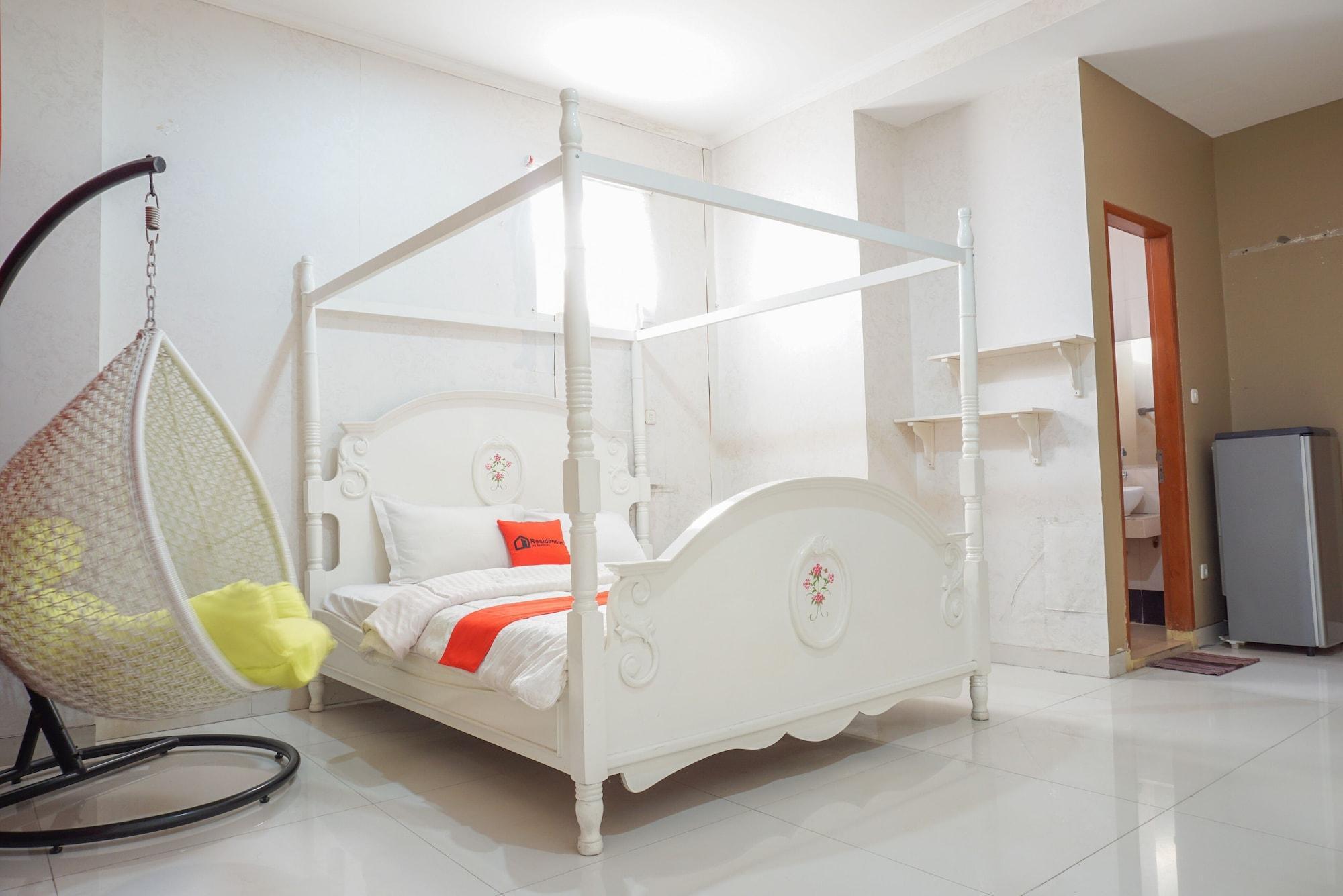 Reddoorz Near Kemang Square Hotel Джакарта Екстериор снимка