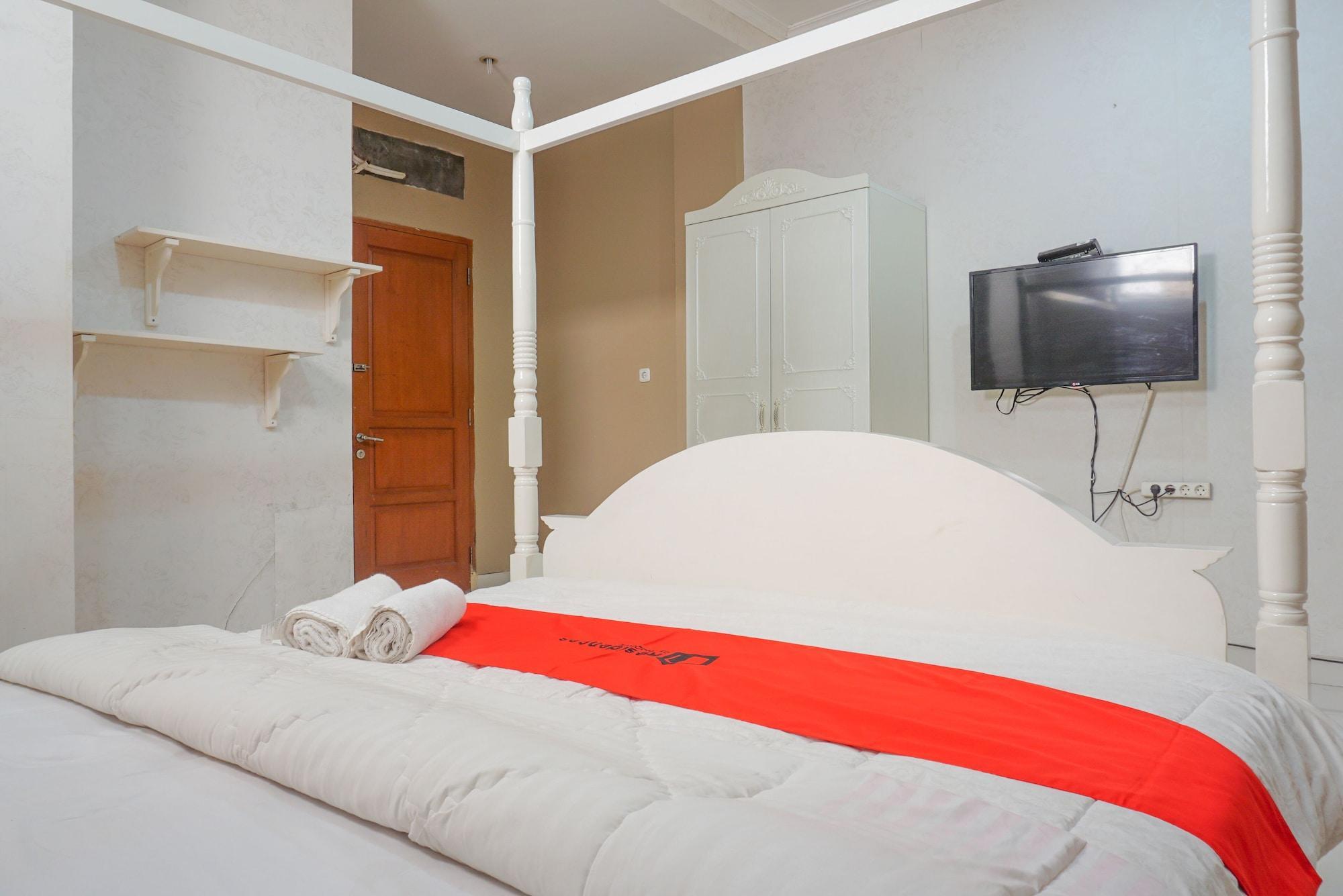 Reddoorz Near Kemang Square Hotel Джакарта Екстериор снимка