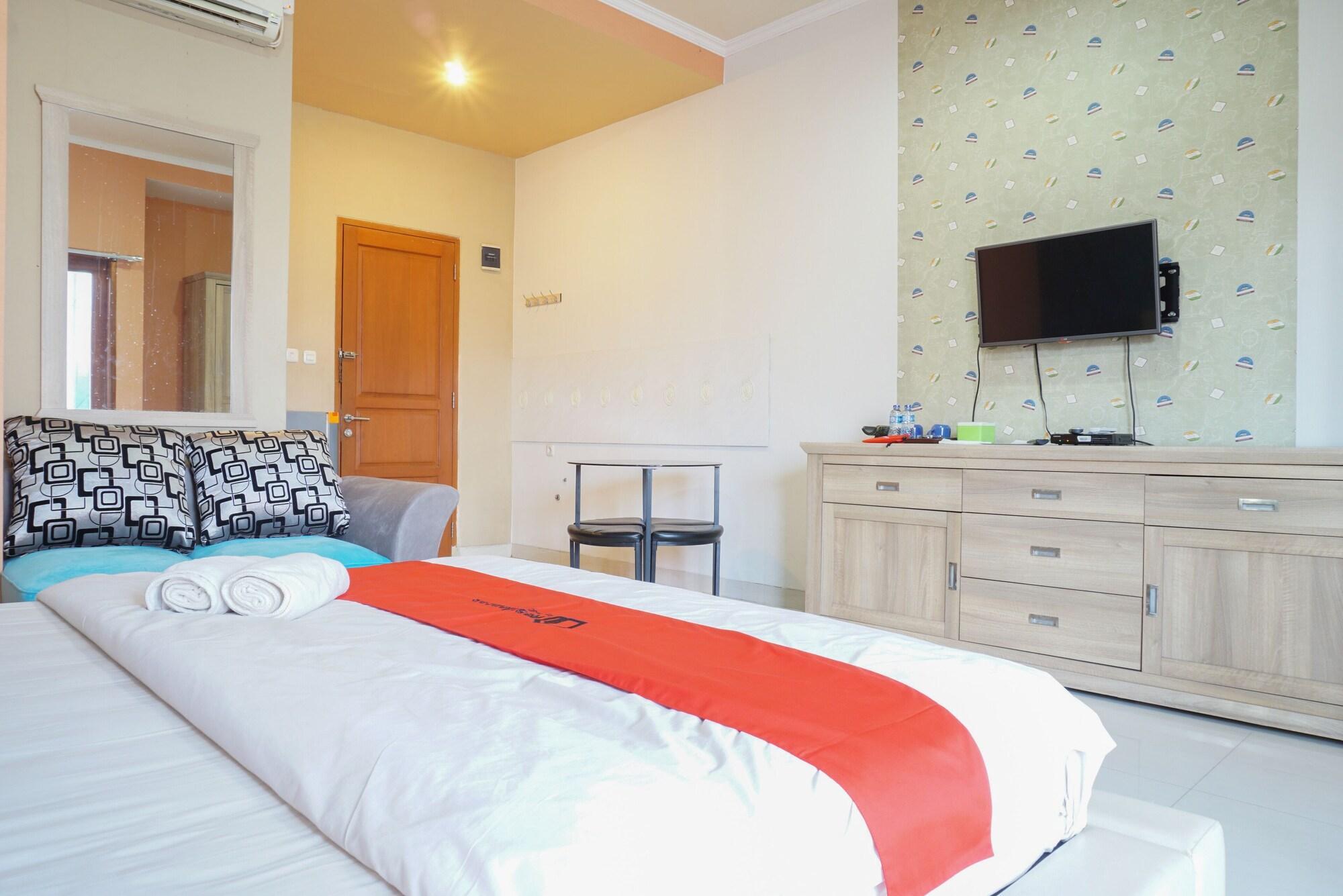 Reddoorz Near Kemang Square Hotel Джакарта Екстериор снимка