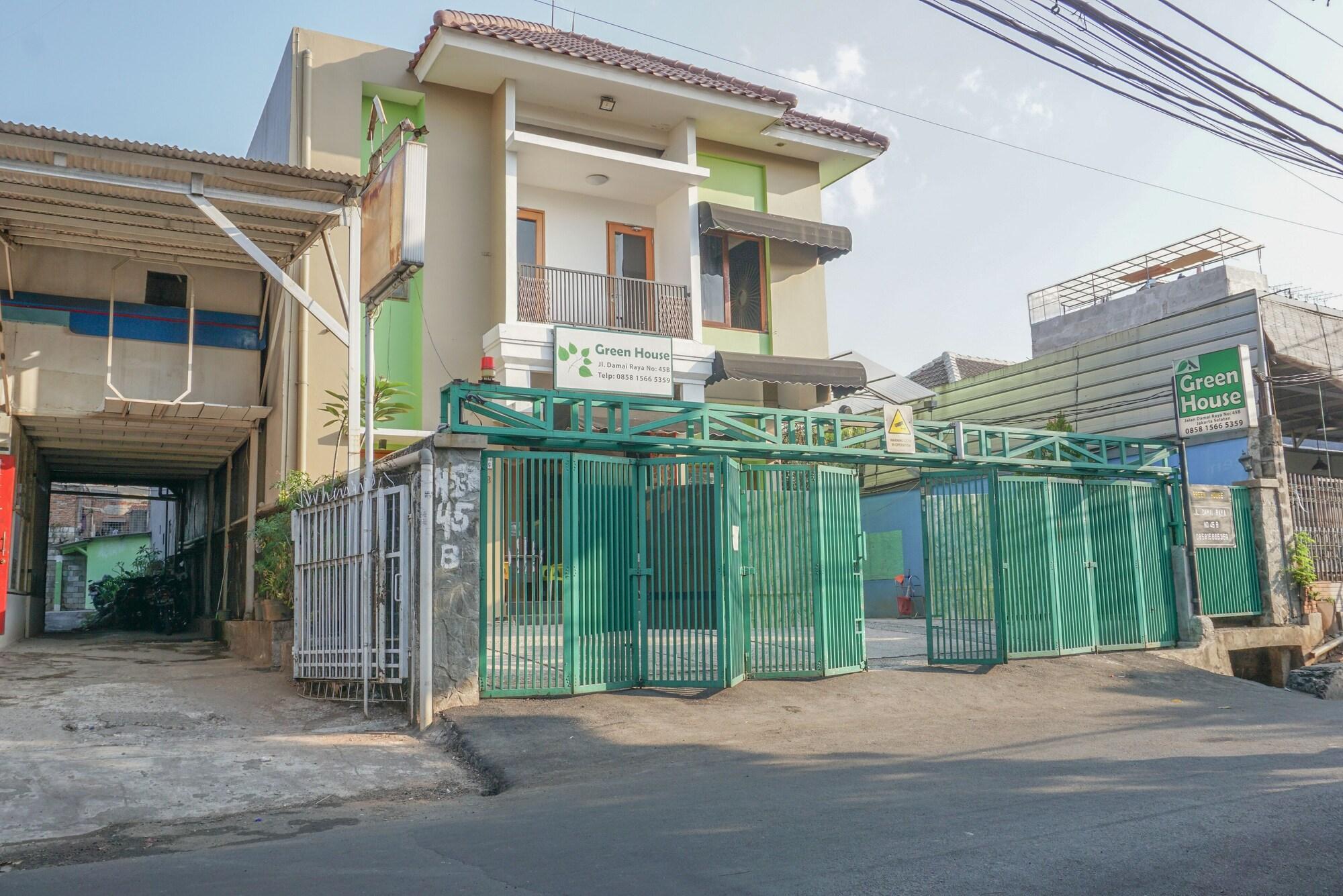 Reddoorz Near Kemang Square Hotel Джакарта Екстериор снимка